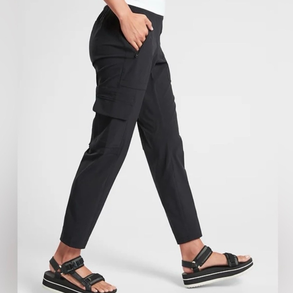 Athleta Chelsea  Black Cargo Pant 4T